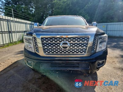 Piąte zdjęcie samochodu w środku: 2017 NISSAN TITAN XD PLATINUM RESERVE VIN:1N6BA1F45HN560615 - miniatura