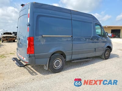 Trzecie zdjęcie samochodu z tyłu: 2019 MERCEDES-BENZ SPRINTER 2500/3500 VIN:WD4PF0CD0KP047539 - miniatura