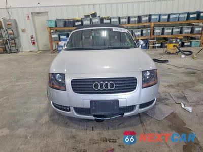 Piąte zdjęcie samochodu w środku: 2002 AUDI TT VIN:TRUTX28N721009513 - miniatura