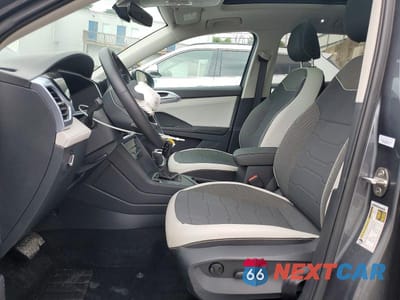 Zdjęcie 7 z 14 samochodu: 2025 VOLKSWAGEN TAOS SE VIN:3VVEC7B25SM046462 - miniatura