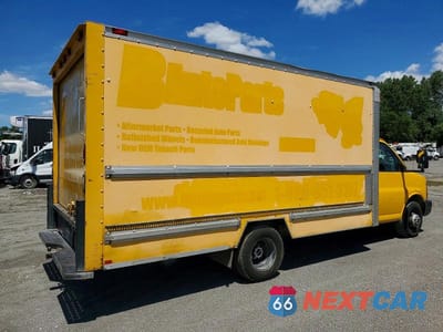Czwarte zdjęcie samochodu z boku: 2006 GMC SAVANA CUTAWAY G3500 VIN:1GDHG31U461901937 - miniatura