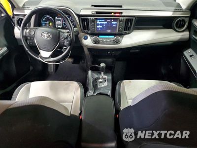 Zdjęcie 15 z 28 samochodu: 2017 TOYOTA RAV4 HYBRID XLE VIN:JTMRJREV6HD112528 - miniatura