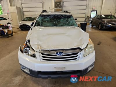 Piąte zdjęcie samochodu w środku: 2011 SUBARU OUTBACK 2.5I PREMIUM VIN:4S4BRCGC6B3353842 - miniatura