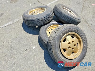 Zdjęcie 13 z 14 samochodu: 2004 TOYOTA SIENNA LE 7 PASSENGER VIN:5TDZA23C64S152339 - miniatura