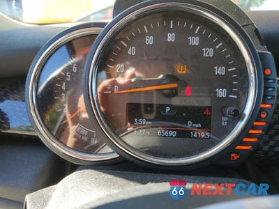 Zdjęcie 9 z 13 samochodu: 2017 MINI COOPER S VIN:WMWXP7C38H2A46572 - miniatura