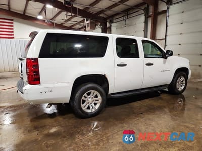Trzecie zdjęcie samochodu z tyłu: 2011 CHEVROLET SUBURBAN K1500 VIN:1GNSK5E36BR260055 - miniatura