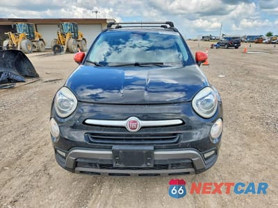 Piąte zdjęcie samochodu w środku: 2018 FIAT 500X TREKKING VIN:ZFBCFXCB8JP707442 - miniatura