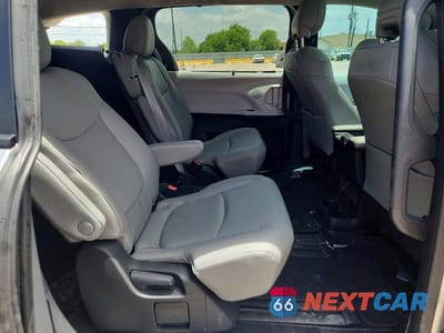 Zdjęcie 11 z 13 samochodu: 2025 TOYOTA SIENNA XLE 8-PASSENGER VIN:5TDJRKEC2SS275684 - miniatura