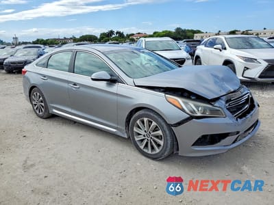 Czwarte zdjęcie samochodu z boku: 2015 HYUNDAI SONATA SPORT VIN:5NPE34AF5FH080057 - miniatura