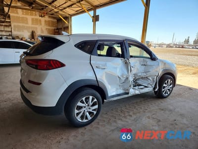 Trzecie zdjęcie samochodu z tyłu: 2020 HYUNDAI TUCSON VALUE VIN:KM8J33A49LU214542 - miniatura