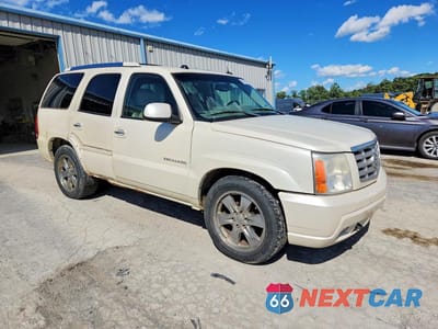 Czwarte zdjęcie samochodu z boku: 2005 CADILLAC ESCALADE LUXURY VIN:1GYEK63N15R235434 - miniatura