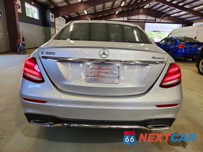 Zdjęcie 6 z 12 samochodu: 2017 MERCEDES-BENZ E 300 4MATIC VIN:WDDZF4KB8HA232885 - miniatura