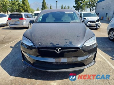 Piąte zdjęcie samochodu w środku: 2022 TESLA MODEL X VIN:7SAXCBE52NF361487 - miniatura