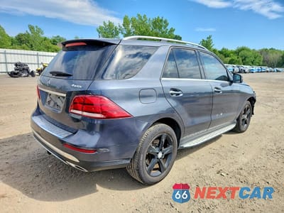 Trzecie zdjęcie samochodu z tyłu: 2016 MERCEDES-BENZ GLE 350 4MATIC VIN:4JGDA5HB2GA710194 - miniatura