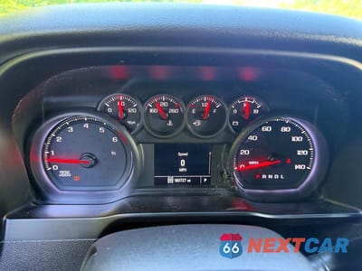 Zdjęcie 8 z 12 samochodu: 2020 CHEVROLET SILVERADO K1500 VIN:3GCNYAEF5LG194297 - miniatura
