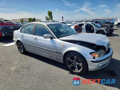 Czwarte zdjęcie samochodu z boku: 2003 BMW 325 I VIN:WBAAZ33453KP79668 - miniatura