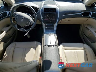 Zdjęcie 8 z 12 samochodu: 2016 LINCOLN MKZ VIN:3LN6L2G99GR631515 - miniatura