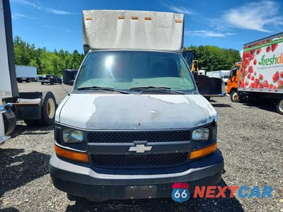 Piąte zdjęcie samochodu w środku: 2008 CHEVROLET EXPRESS DELIVERY TRUCK VIN:1GBHG31K481105294 - miniatura
