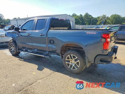 Drugie zdjęcie samochodu z przodu: 2020 CHEVROLET SILVERADO K1500 TRAIL BOSS CUSTOM VIN:1GCRYCEH1LZ359566 - miniatura