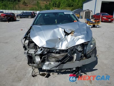 Piąte zdjęcie samochodu w środku: 2015 CHEVROLET MALIBU 2LT VIN:1G11D5SL8FU124024 - miniatura