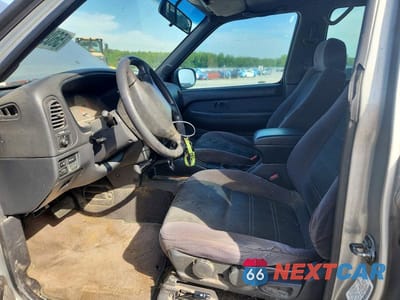 Zdjęcie 7 z 13 samochodu: 2000 NISSAN PATHFINDER XE VIN:JN8AR07S4YW429110 - miniatura