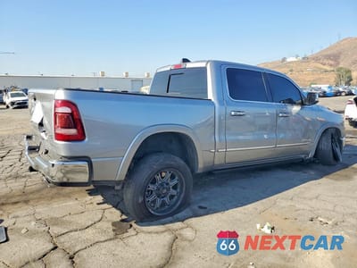 Trzecie zdjęcie samochodu z tyłu: 2022 RAM 1500 LIMITED VIN:1C6SRFHT3NN305784 - miniatura