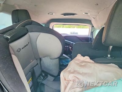 Zdjęcie 10 z 13 samochodu: 2017 GMC ACADIA SLE VIN:1GKKNLLS5HZ205771 - miniatura