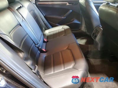 Zdjęcie 10 z 12 samochodu: 2017 VOLKSWAGEN PASSAT SE VIN:1VWBT7A38HC040013 - miniatura