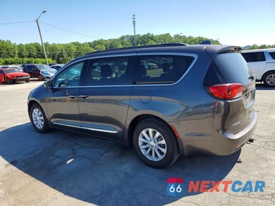 Drugie zdjęcie samochodu z przodu: 2017 CHRYSLER PACIFICA TOURING L VIN:2C4RC1BG2HR526095 - miniatura