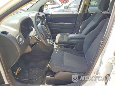 Zdjęcie 7 z 13 samochodu: 2016 JEEP COMPASS SPORT VIN:1C4NJCBA6GD648729 - miniatura