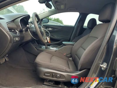 Zdjęcie 7 z 12 samochodu: 2017 CHEVROLET MALIBU LT VIN:1G1ZE5ST0HF204327 - miniatura