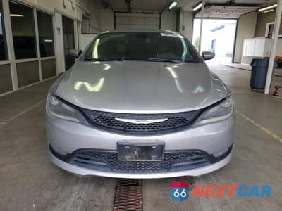 Piąte zdjęcie samochodu w środku: 2015 CHRYSLER 200 S VIN:1C3CCCBBXFN529296 - miniatura
