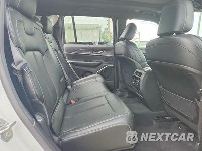 Zdjęcie 11 z 14 samochodu: 2025 JEEP GRAND CHEROKEE 4XE VIN:1C4RJYB64S8690635 - miniatura