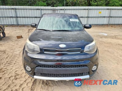Piąte zdjęcie samochodu w środku: 2017 KIA SOUL + VIN:KNDJP3A5XH7450009 - miniatura