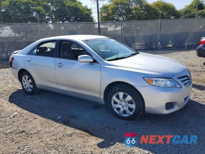 Czwarte zdjęcie samochodu z boku: 2010 TOYOTA CAMRY BASE VIN:4T4BF3EK0AR082195 - miniatura