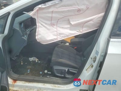Zdjęcie 7 z 12 samochodu: 2022 VOLKSWAGEN GTI SE VIN:WVWN87CD4NW156875 - miniatura
