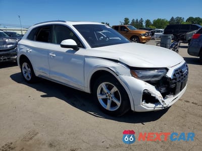 Czwarte zdjęcie samochodu z boku: 2023 AUDI Q5 PREMIUM 40 VIN:WA1ABAFY1P2143159 - miniatura