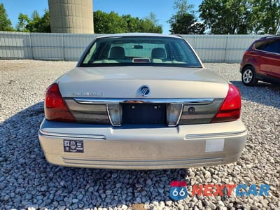 Zdjęcie 6 z 12 samochodu: 2010 MERCURY GRAND MARQUIS LS VIN:2MEBM7FV2AX630676 - miniatura