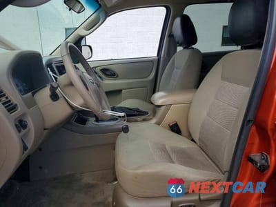Zdjęcie 7 z 12 samochodu: 2006 FORD ESCAPE XLT VIN:1FMYU93196KC94054 - miniatura