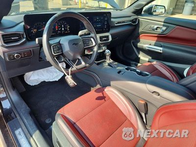 Zdjęcie 8 z 12 samochodu: 2024 FORD MUSTANG VIN:1FAGP8UH0R5146008 - miniatura