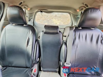 Zdjęcie 10 z 13 samochodu: 2017 TOYOTA SIENNA VIN:5TDZZ3DC1HS859903 - miniatura