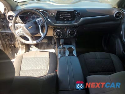 Zdjęcie 8 z 13 samochodu: 2021 CHEVROLET BLAZER 2LT VIN:3GNKBCR42MS553989 - miniatura