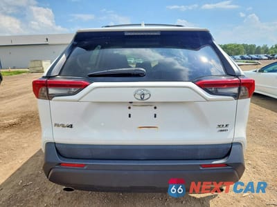 Zdjęcie 6 z 13 samochodu: 2019 TOYOTA RAV4 XLE VIN:2T3P1RFV6KC026914 - miniatura