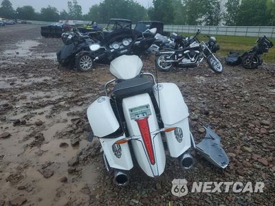 Czwarte zdjęcie samochodu z boku: 2016 VICTORY MOTORCYCLES CROSS COUNTRY TOUR VIN:5VPTW36N6G3049911 - miniatura