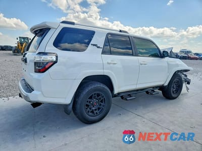 Trzecie zdjęcie samochodu z tyłu: 2018 TOYOTA 4RUNNER TRD OFF-ROAD PREMIUM VIN:JTEBU5JR6J5535776 - miniatura