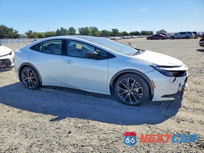 Czwarte zdjęcie samochodu z boku: 2024 TOYOTA PRIUS LIMITED VIN:JTDACAAU4R3041651 - miniatura