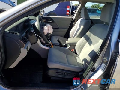 Zdjęcie 7 z 12 samochodu: 2017 HONDA ACCORD EX VIN:1HGCR2F73HA074314 - miniatura