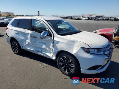 Czwarte zdjęcie samochodu z boku: 2018 MITSUBISHI OUTLANDER SE VIN:JA4J24A56JZ045564 - miniatura
