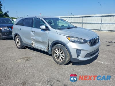Czwarte zdjęcie samochodu z boku: 2019 KIA SORENTO L VIN:5XYPG4A30KG577599 - miniatura