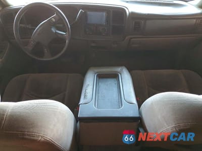Zdjęcie 8 z 12 samochodu: 2005 CHEVROLET AVALANCHE C1500 VIN:3GNEC12Z75G169022 - miniatura